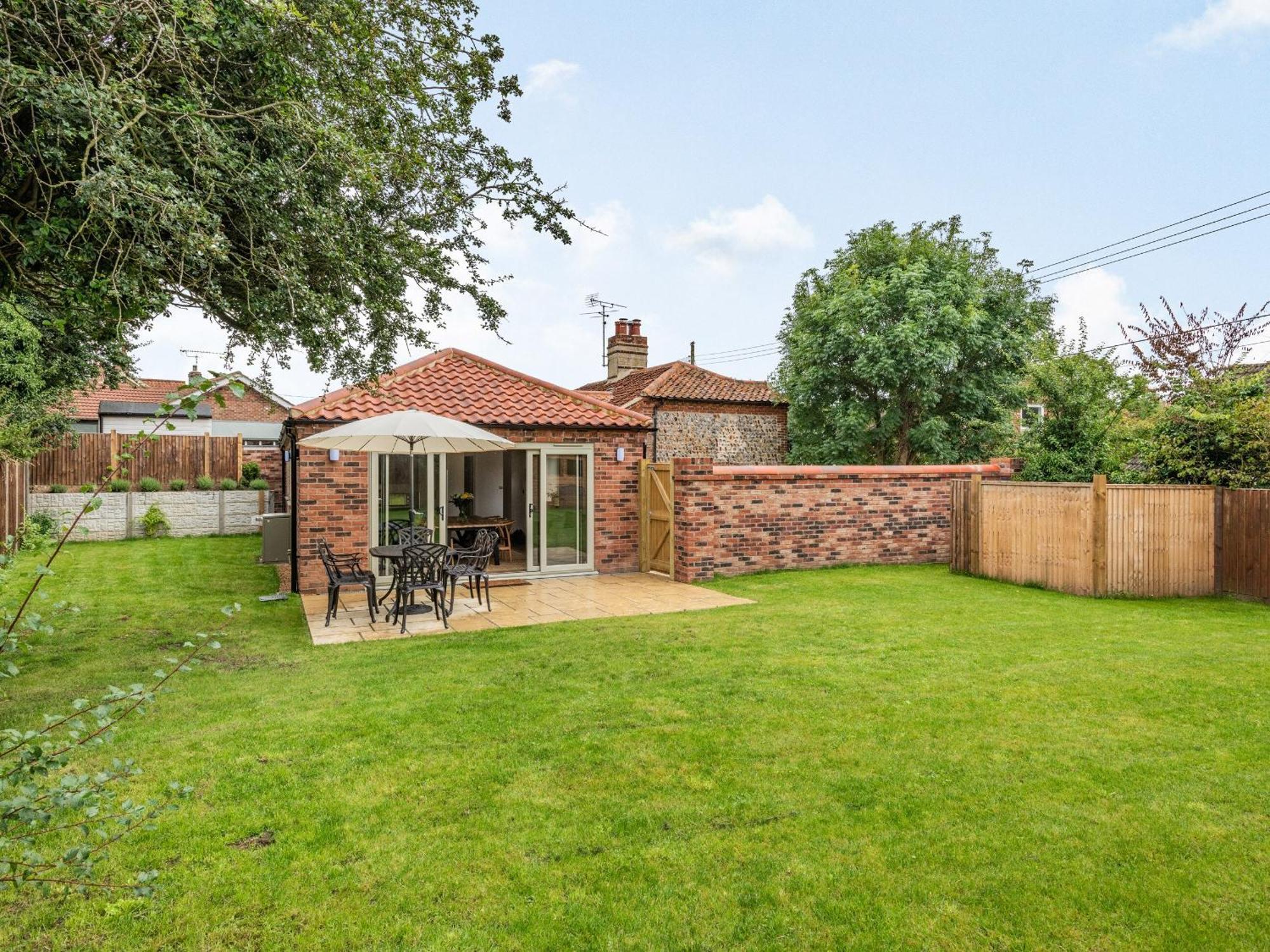 Clematis Cottage Thorpe Market Exterior photo